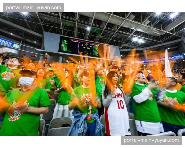 KHL总决赛现场:马钢城冶金队主场球迷营造的“橙色海洋”